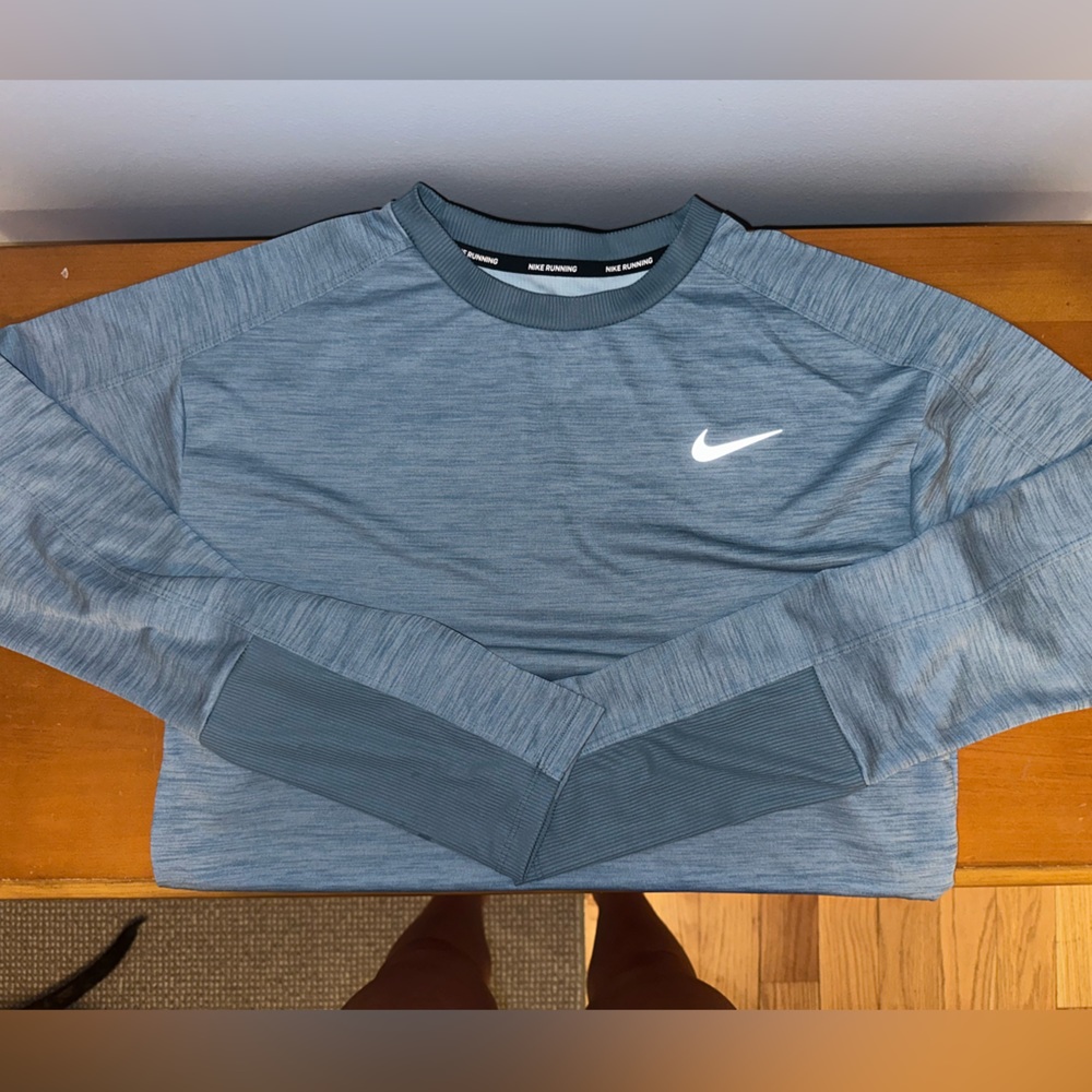 Woman’s Nike Pullover
